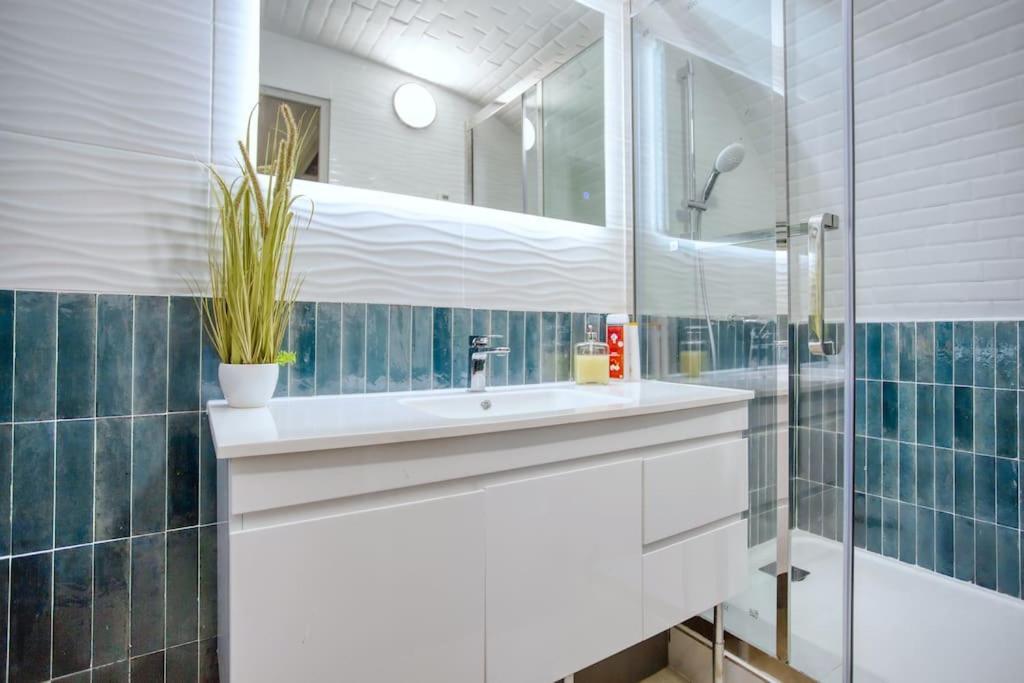 Le Nid Parisien Triplex Cosy Et Chaleureux Apartment Bagian luar foto