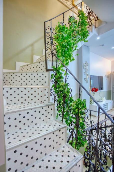 Le Nid Parisien Triplex Cosy Et Chaleureux Apartment Bagian luar foto