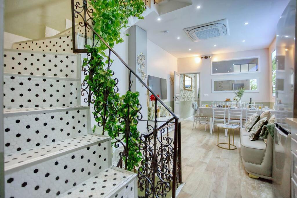 Le Nid Parisien Triplex Cosy Et Chaleureux Apartment Bagian luar foto